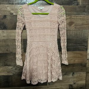 Nwot Forever 21 pink lace mini dress